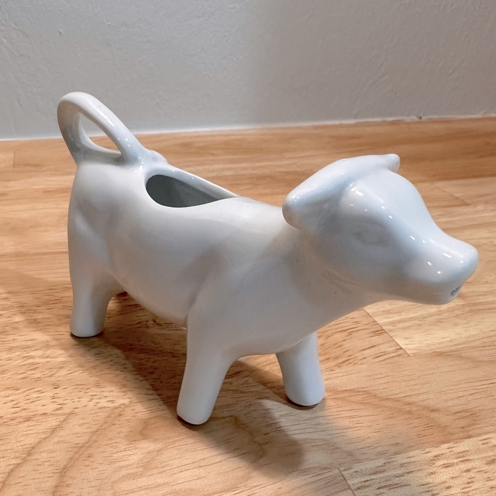 Cute White Ceramic Farmhouse Cow Creamer